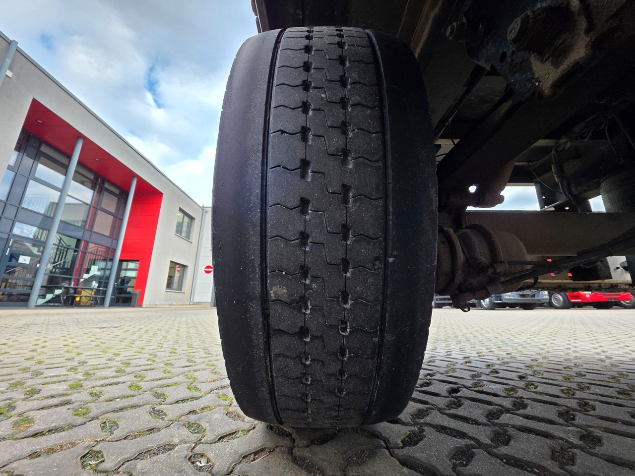 Plato/ Tovorna prikolica Schmitz Cargobull Gotha APR 18 / Baustoff: slika 32