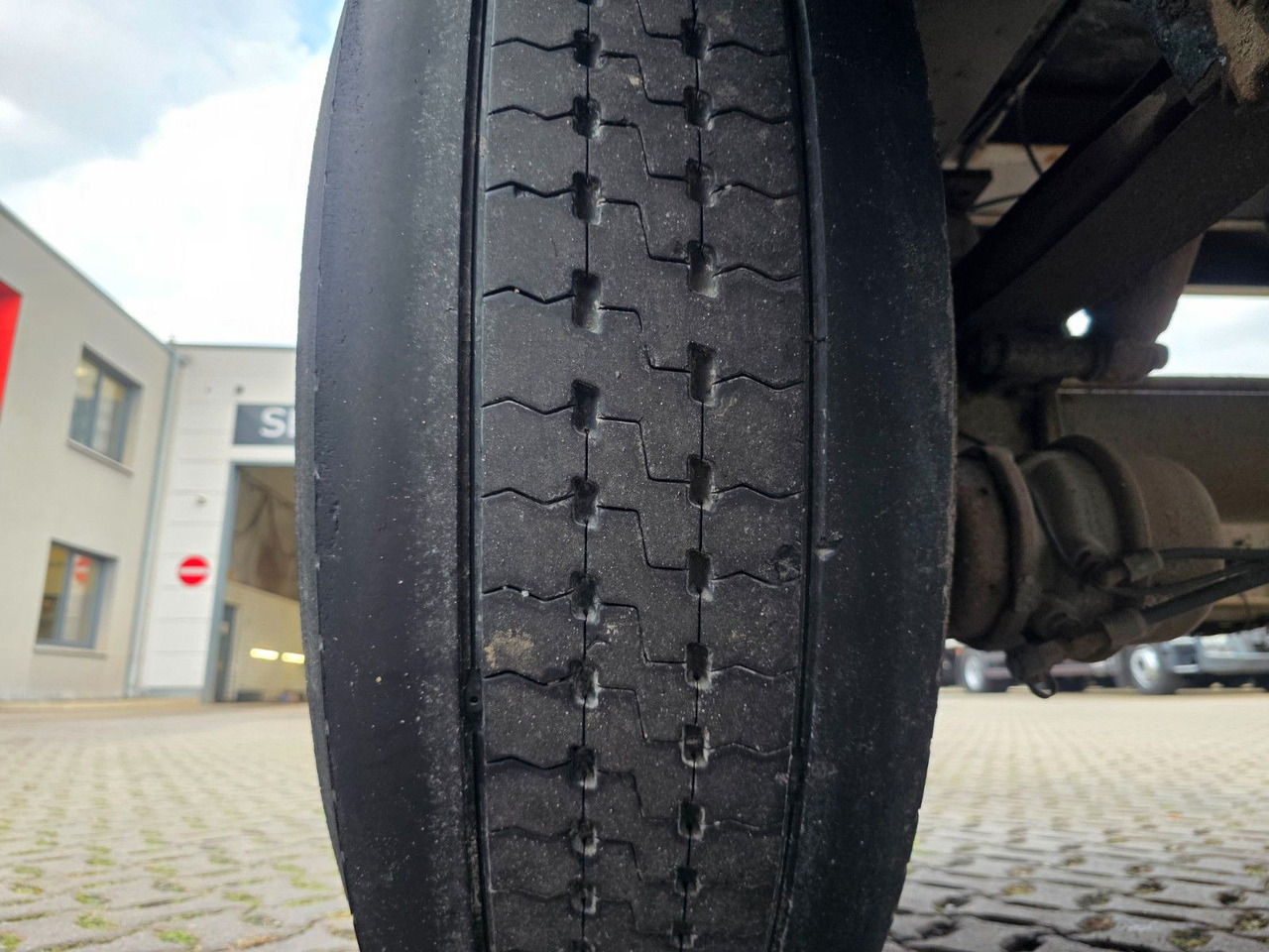 Plato/ Tovorna prikolica Schmitz Cargobull Gotha APR 18 / Baustoff: slika 31