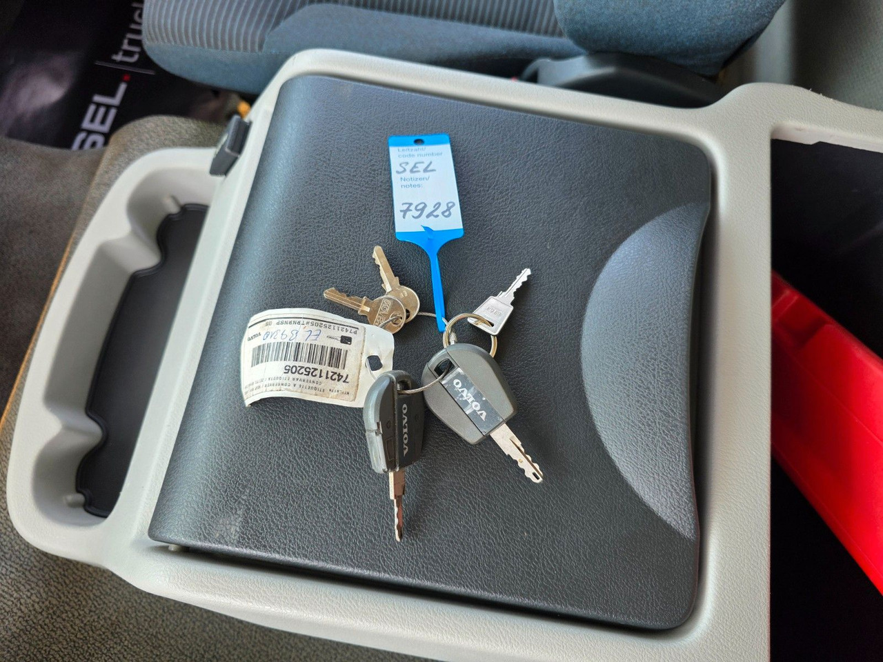 Tovornjak s ponjavo Volvo FL 240: slika 26 Tovornjak s ponjavo Volvo FL 240: slika 26