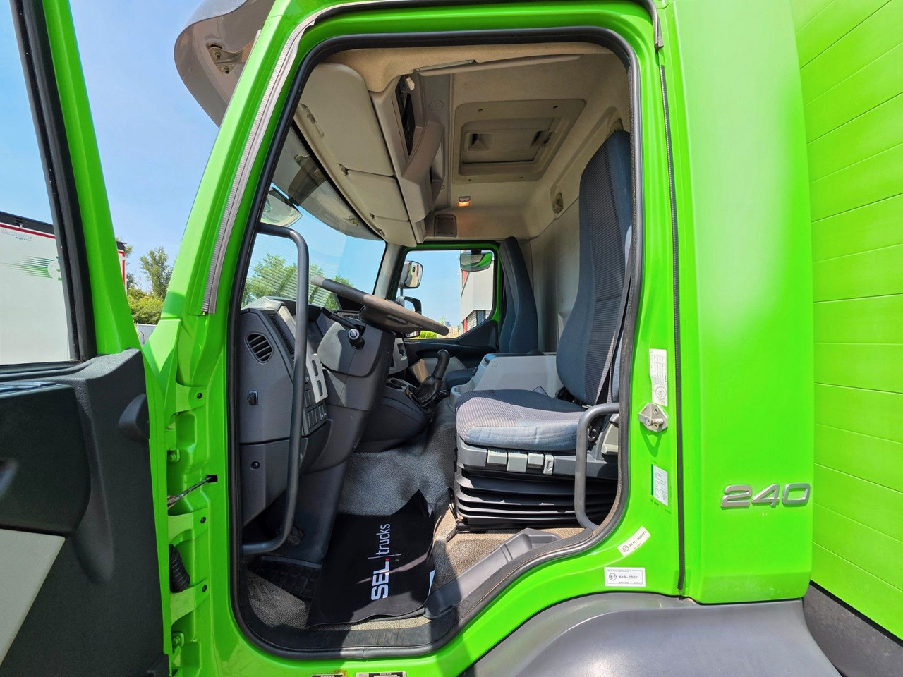 Tovornjak s ponjavo Volvo FL 240: slika 16 Tovornjak s ponjavo Volvo FL 240: slika 16