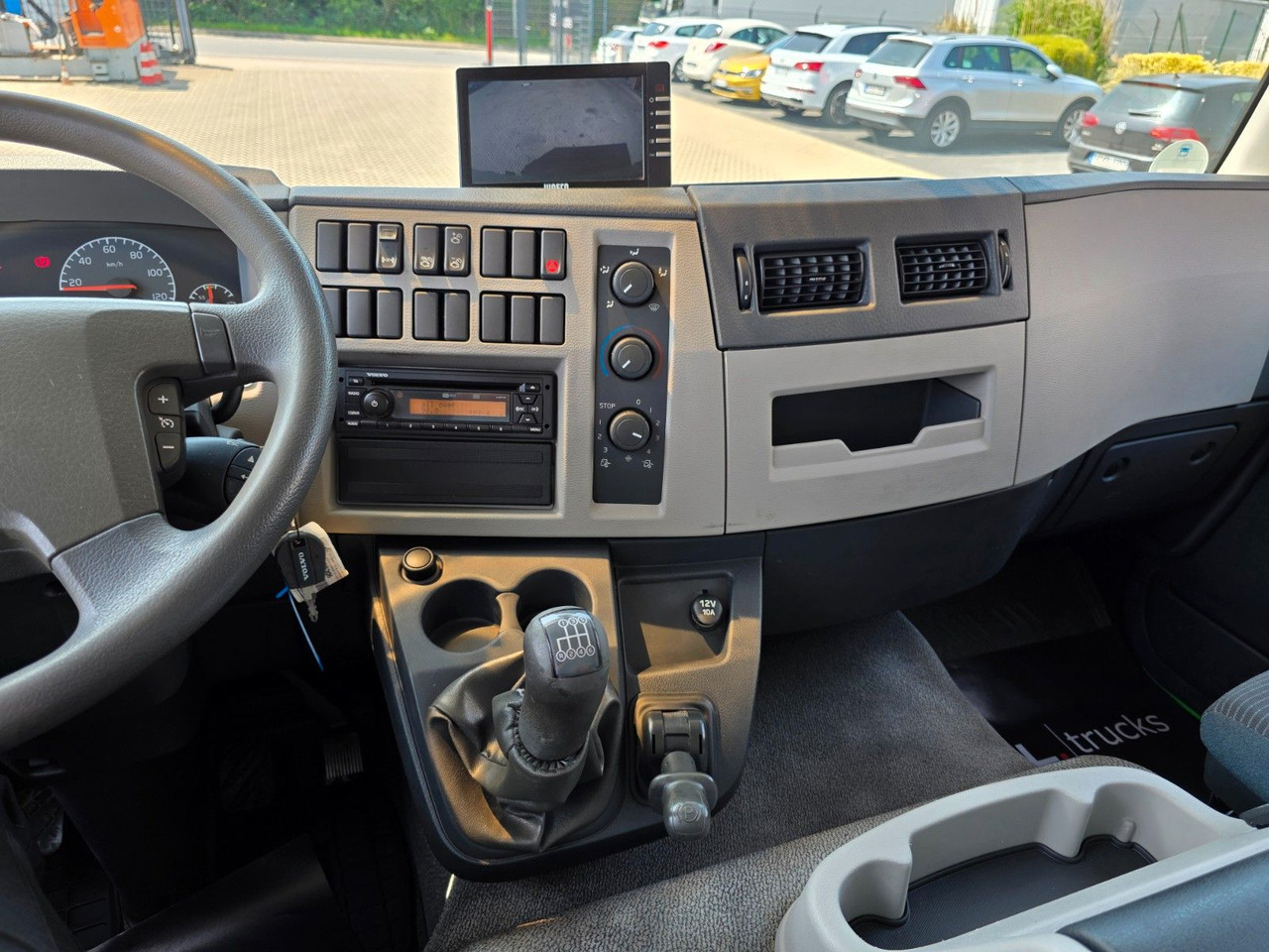 Tovornjak s ponjavo Volvo FL 240: slika 24 Tovornjak s ponjavo Volvo FL 240: slika 24