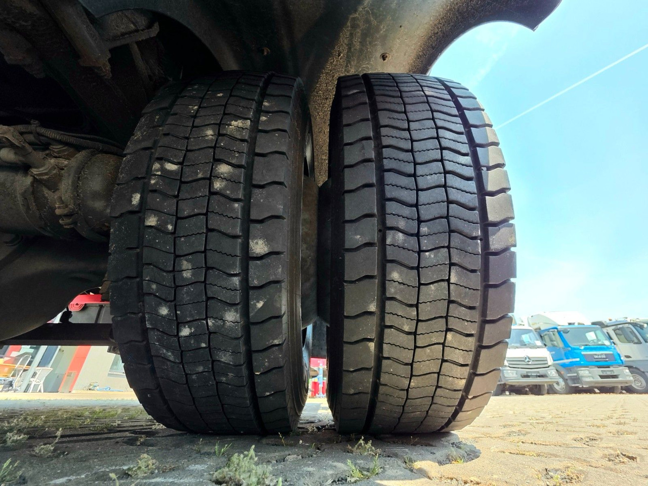 Tovornjak s ponjavo Volvo FL 240: slika 29 Tovornjak s ponjavo Volvo FL 240: slika 29