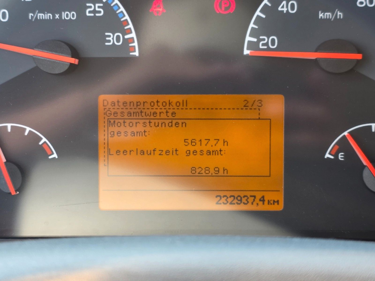 Tovornjak s ponjavo Volvo FL 240: slika 23 Tovornjak s ponjavo Volvo FL 240: slika 23