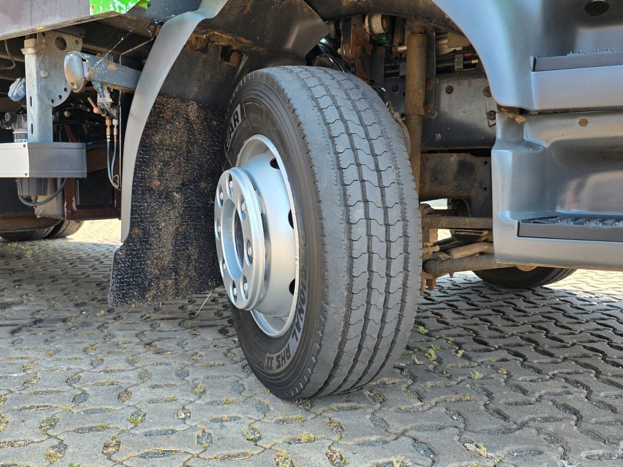 Tovornjak s ponjavo Volvo FL 240: slika 28 Tovornjak s ponjavo Volvo FL 240: slika 28