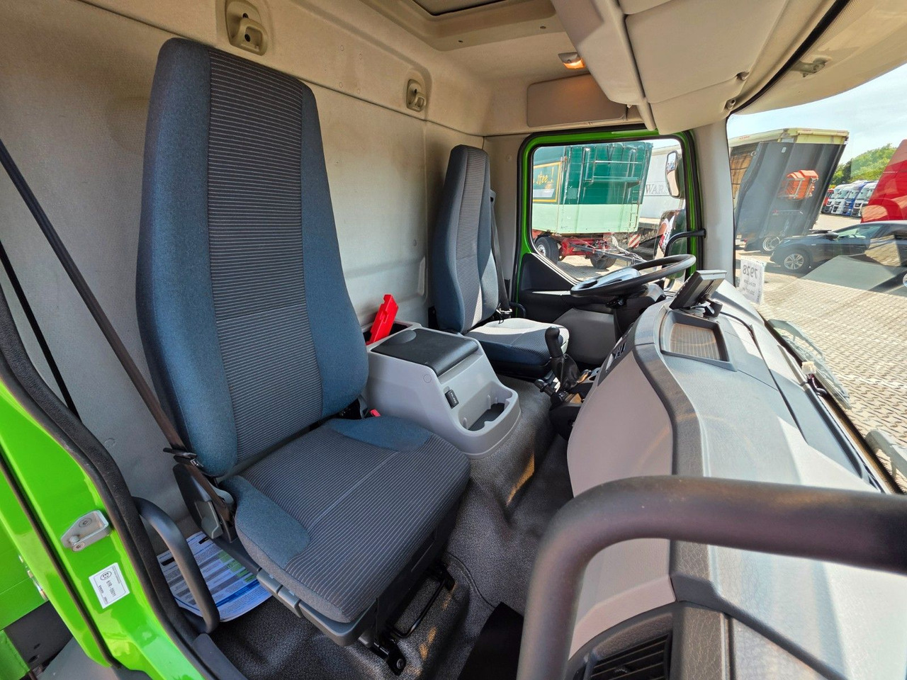 Tovornjak s ponjavo Volvo FL 240: slika 19 Tovornjak s ponjavo Volvo FL 240: slika 19