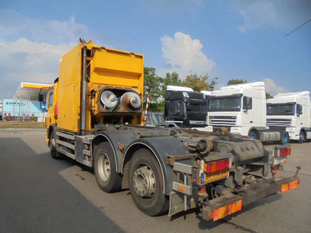 DAF 75.240 75 240 6X2 - Smetarski tovornjak: slika 4 DAF 75.240 75 240 6X2 - Smetarski tovornjak: slika 4