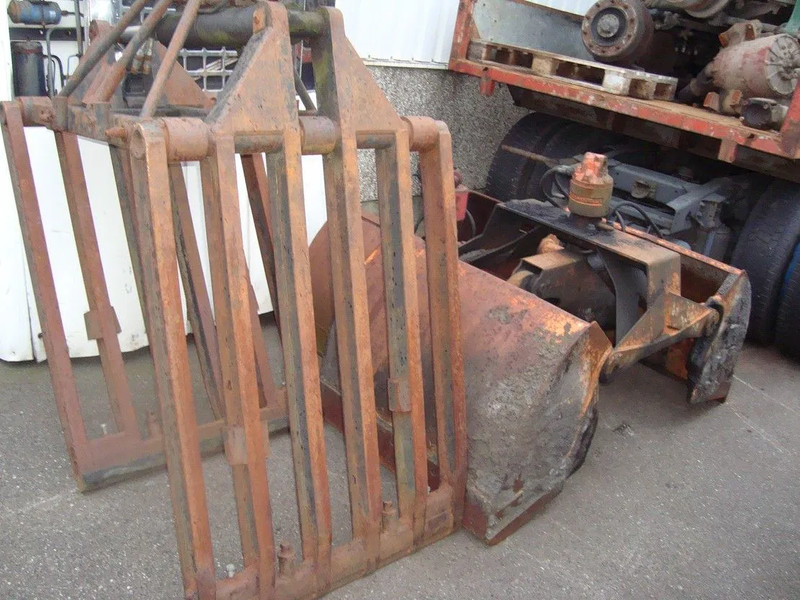Hiab ALL TYPE YEARS AND PRICES HIAB PALFINGER HMF ATLAS KENNIS EFFER COPMA - Tovornjak z dvigalom: slika 5 Hiab ALL TYPE YEARS AND PRICES HIAB PALFINGER HMF ATLAS KENNIS EFFER COPMA - Tovornjak z dvigalom: slika 5