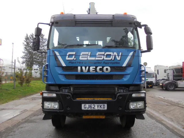 Iveco AD340T36 8X4 - Tovornjak prekucnik, Tovornjak z dvigalom: slika 2 Iveco AD340T36 8X4 - Tovornjak prekucnik, Tovornjak z dvigalom: slika 2