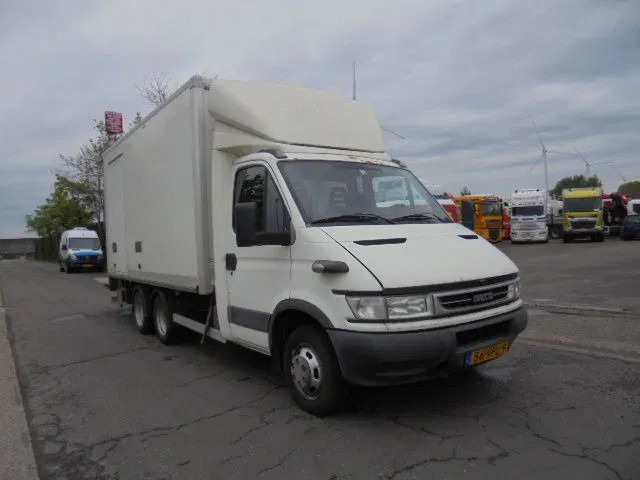 Iveco Daily 40 C14 HPI TREKKER OPLEGGER - Dostavno vozilo z zabojnikom, Dostavno vozilo z dvojno kabino: slika 3 Iveco Daily 40 C14 HPI TREKKER OPLEGGER - Dostavno vozilo z zabojnikom, Dostavno vozilo z dvojno kabino: slika 3