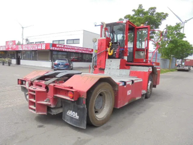 MOL YM225/4X2 40KM/H - Terminalski traktor: slika 5 MOL YM225/4X2 40KM/H - Terminalski traktor: slika 5