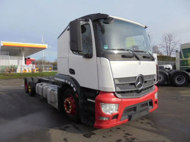 Mercedes-Benz Actros 2340 6X2 EUR 6 - Tovornjak-šasija: slika 3 Mercedes-Benz Actros 2340 6X2 EUR 6 - Tovornjak-šasija: slika 3