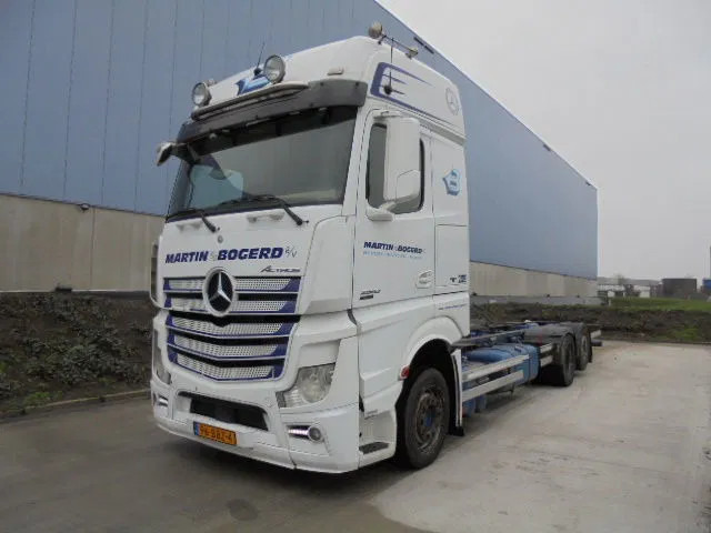 Mercedes-Benz Actros 2542 6X2 - Tovornjak-šasija: slika 1 Mercedes-Benz Actros 2542 6X2 - Tovornjak-šasija: slika 1