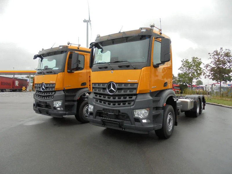 Mercedes-Benz Arocs 2848 6X2 NEW DEMO - Tovornjak-šasija: slika 1 Mercedes-Benz Arocs 2848 6X2 NEW DEMO - Tovornjak-šasija: slika 1