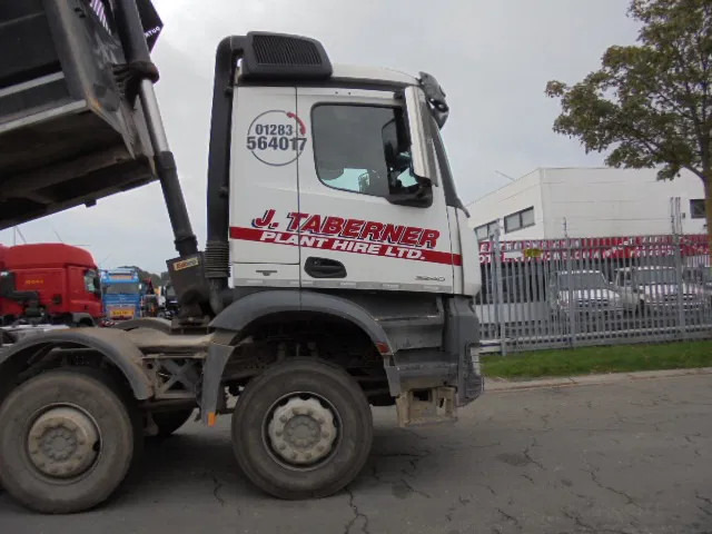 Mercedes-Benz Arocs 3240 K 8X4 - Tovornjak prekucnik: slika 4 Mercedes-Benz Arocs 3240 K 8X4 - Tovornjak prekucnik: slika 4