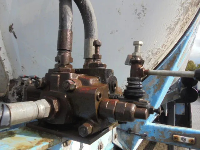 SPITZER BP SK 50 - Polprikolica cisterna: slika 3 SPITZER BP SK 50 - Polprikolica cisterna: slika 3