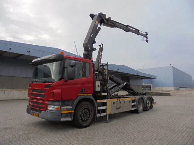 Scania P400 6X2 - Kotalni prekucni tovornjak, Tovornjak z dvigalom: slika 1 Scania P400 6X2 - Kotalni prekucni tovornjak, Tovornjak z dvigalom: slika 1