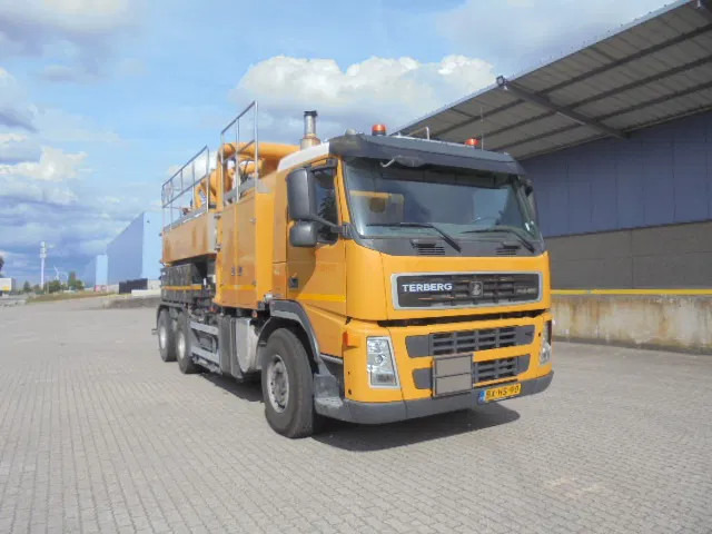 Terberg FM 1450 WDGL 6X4 VACUUM ADR / SIR NL TRUCK - Vakuumski tovornjak: slika 2 Terberg FM 1450 WDGL 6X4 VACUUM ADR / SIR NL TRUCK - Vakuumski tovornjak: slika 2