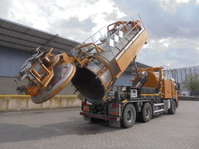 Terberg FM 1450 WDGL 6X4 VACUUM ADR / SIR NL TRUCK - Vakuumski tovornjak: slika 3 Terberg FM 1450 WDGL 6X4 VACUUM ADR / SIR NL TRUCK - Vakuumski tovornjak: slika 3