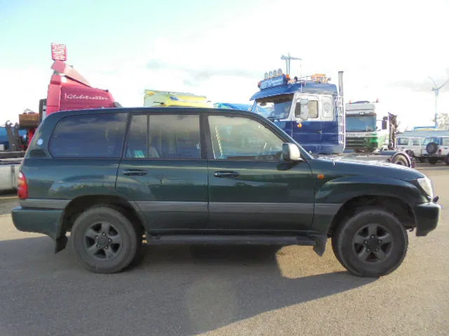 Toyota Land Cruiser - Avtomobil: slika 4 Toyota Land Cruiser - Avtomobil: slika 4