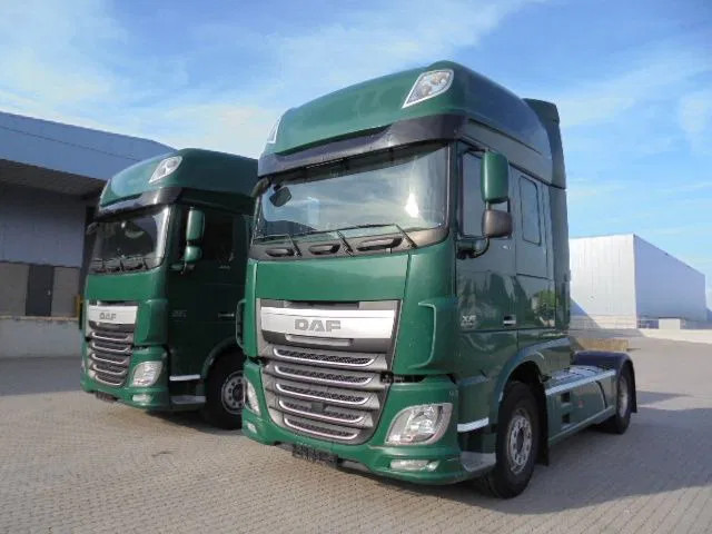 DAF XF 106.460 SUPER SPACE CAB - Vlačilec: slika 1 DAF XF 106.460 SUPER SPACE CAB - Vlačilec: slika 1
