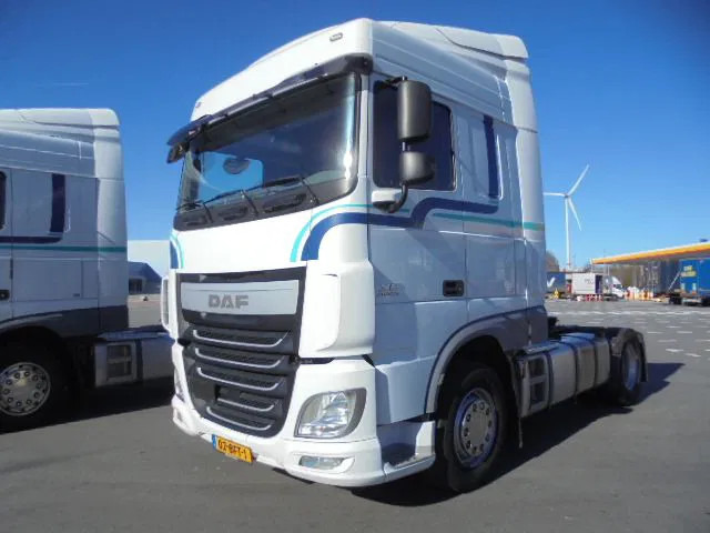 DAF XF 440 125XDAF 106 TRACTOR HEAD IN STOCK - Vlačilec: slika 1 DAF XF 440 125XDAF 106 TRACTOR HEAD IN STOCK - Vlačilec: slika 1