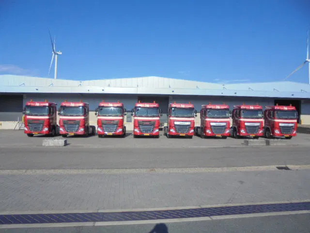 DAF XF 440 6X2 NL TRUCK 15X IN STOCK - Vlačilec: slika 2 DAF XF 440 6X2 NL TRUCK 15X IN STOCK - Vlačilec: slika 2