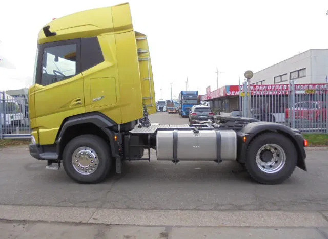 DAF XFC 530 FT DEMO KIEPHYDROLIEK MET FABRIEKS GARANTIE NL TRUCK - Vlačilec: slika 2 DAF XFC 530 FT DEMO KIEPHYDROLIEK MET FABRIEKS GARANTIE NL TRUCK - Vlačilec: slika 2