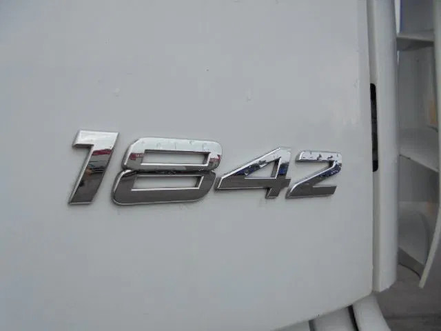 Vlačilec Mercedes-Benz Actros 1842 15x IN STOCK: slika 9 Vlačilec Mercedes-Benz Actros 1842 15x IN STOCK: slika 9