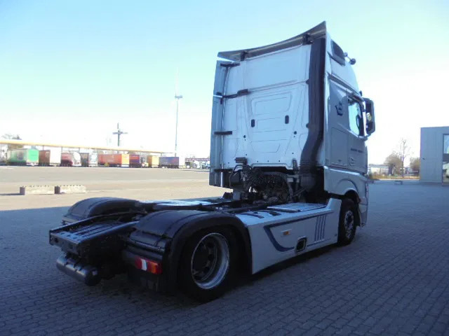Mercedes-Benz Actros 1842 LS NL TRUCK - Vlačilec: slika 4 Mercedes-Benz Actros 1842 LS NL TRUCK - Vlačilec: slika 4