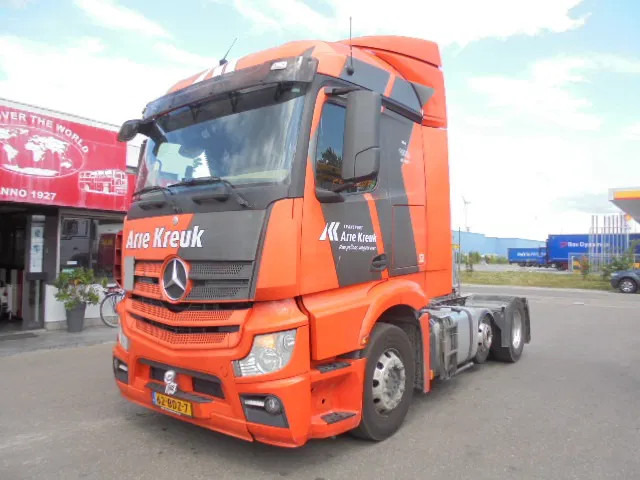 Mercedes-Benz Actros 2343 6X2 VOORLOOPAS - Vlačilec: slika 1 Mercedes-Benz Actros 2343 6X2 VOORLOOPAS - Vlačilec: slika 1