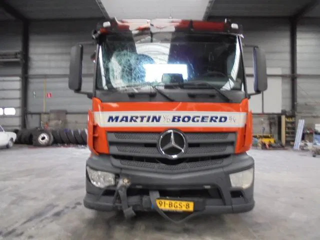 Mercedes-Benz Antos 1832 CABINE SCHADE FOR PARTS - Vlačilec: slika 2 Mercedes-Benz Antos 1832 CABINE SCHADE FOR PARTS - Vlačilec: slika 2