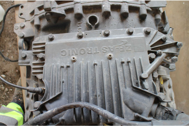MAN ZF 12 AS 2130TD gearbox for MAN truck tractor - Menjalnik za Tovornjak: slika 5 MAN ZF 12 AS 2130TD gearbox for MAN truck tractor - Menjalnik za Tovornjak: slika 5