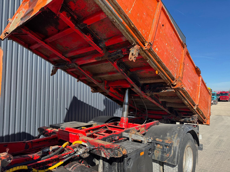 Tovornjak prekucnik, Tovornjak z dvigalom Scania R113H 320: slika 11