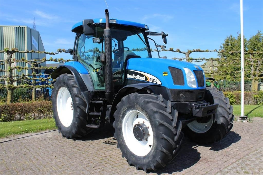 New Holland TSA135A - Traktor: slika 1 New Holland TSA135A - Traktor: slika 1