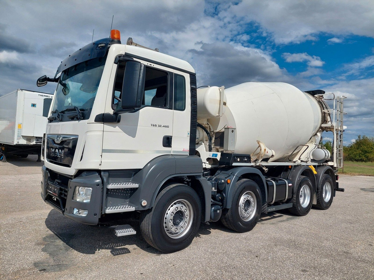MAN TGS 32.460 8X4 BB Liebherr 9 m³ - Avtomešalec: slika 1 MAN TGS 32.460 8X4 BB Liebherr 9 m³ - Avtomešalec: slika 1