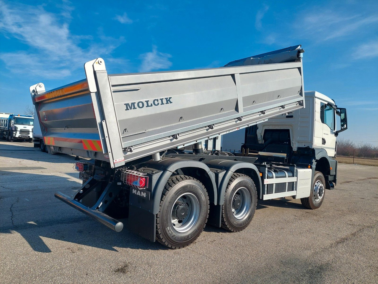 MAN TGS 35.520 6X6 BB CH - Tovornjak prekucnik: slika 4 MAN TGS 35.520 6X6 BB CH - Tovornjak prekucnik: slika 4