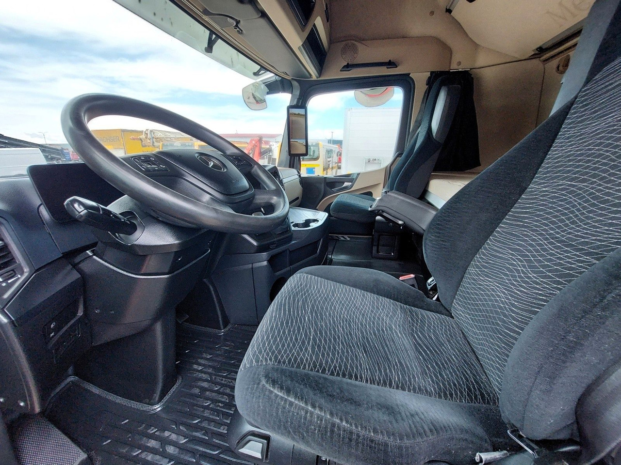 Tovornjak s ponjavo Mercedes-Benz Actros 2545 L/NR 6x2 + Wielton PC2K Durchbar: slika 12