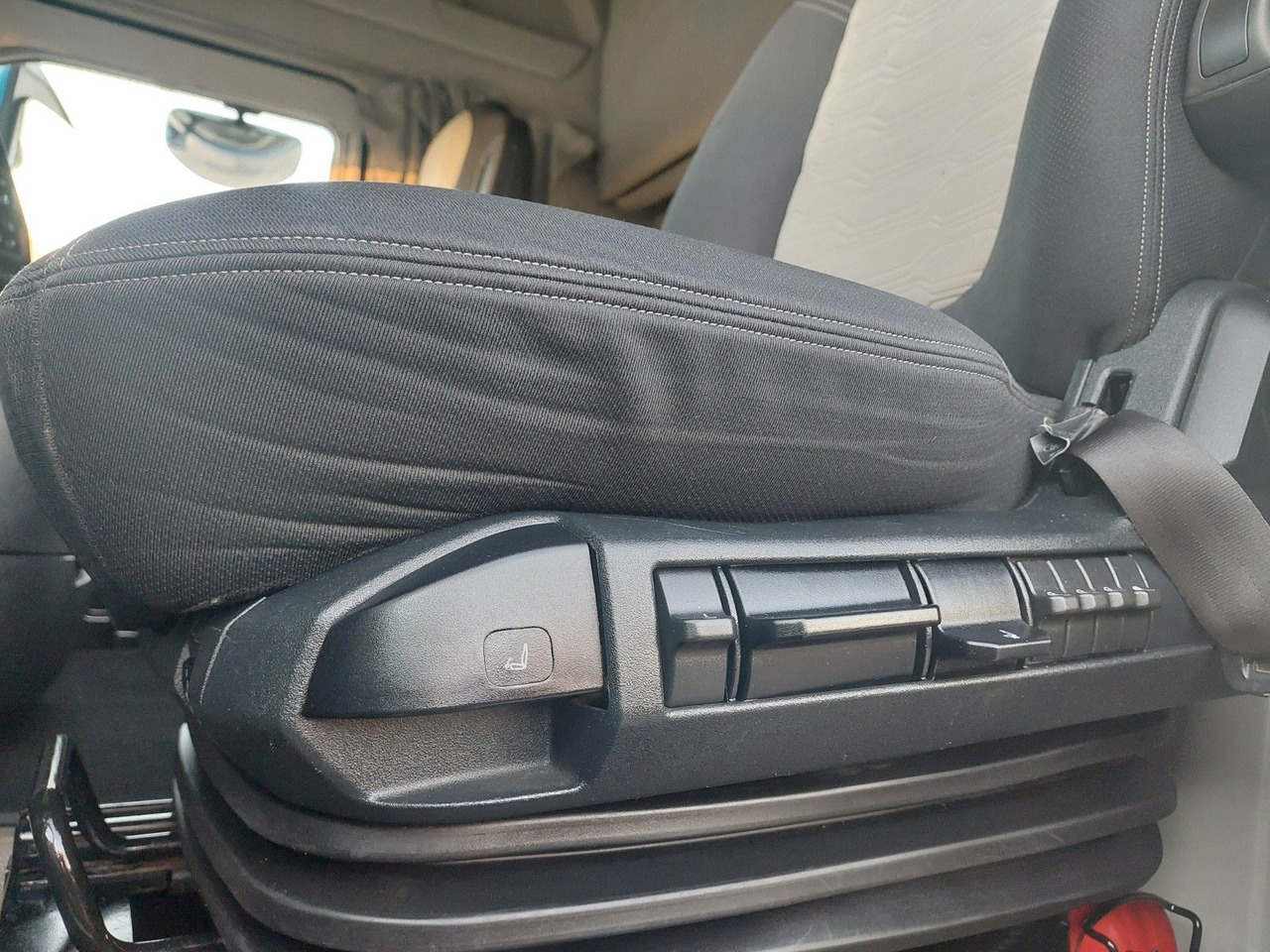 Vlačilec Ford F-Max 1850 LL: slika 47 Vlačilec Ford F-Max 1850 LL: slika 47