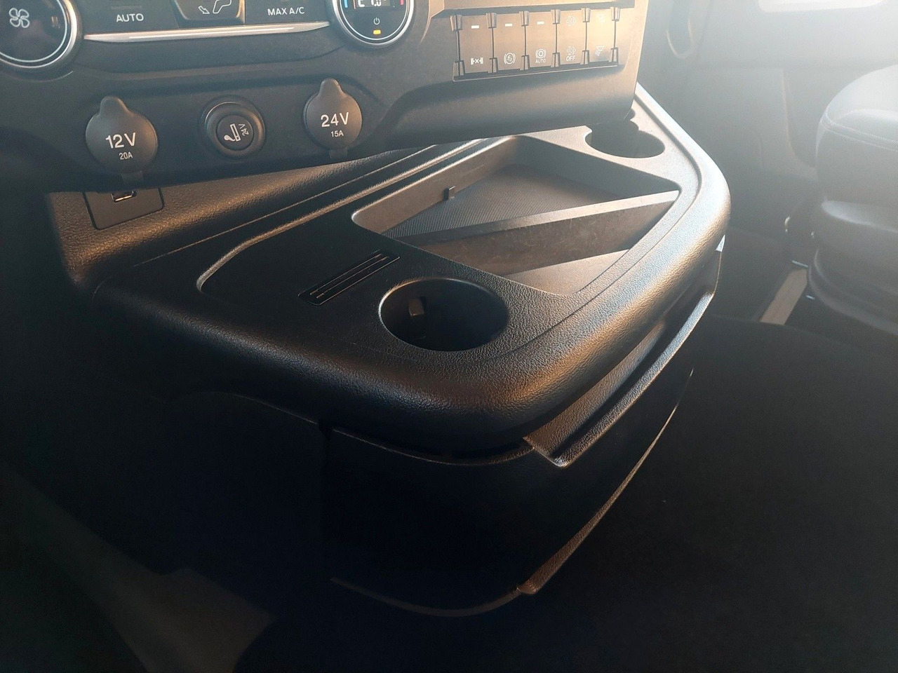 Vlačilec Ford F-Max 1850 LL: slika 31 Vlačilec Ford F-Max 1850 LL: slika 31