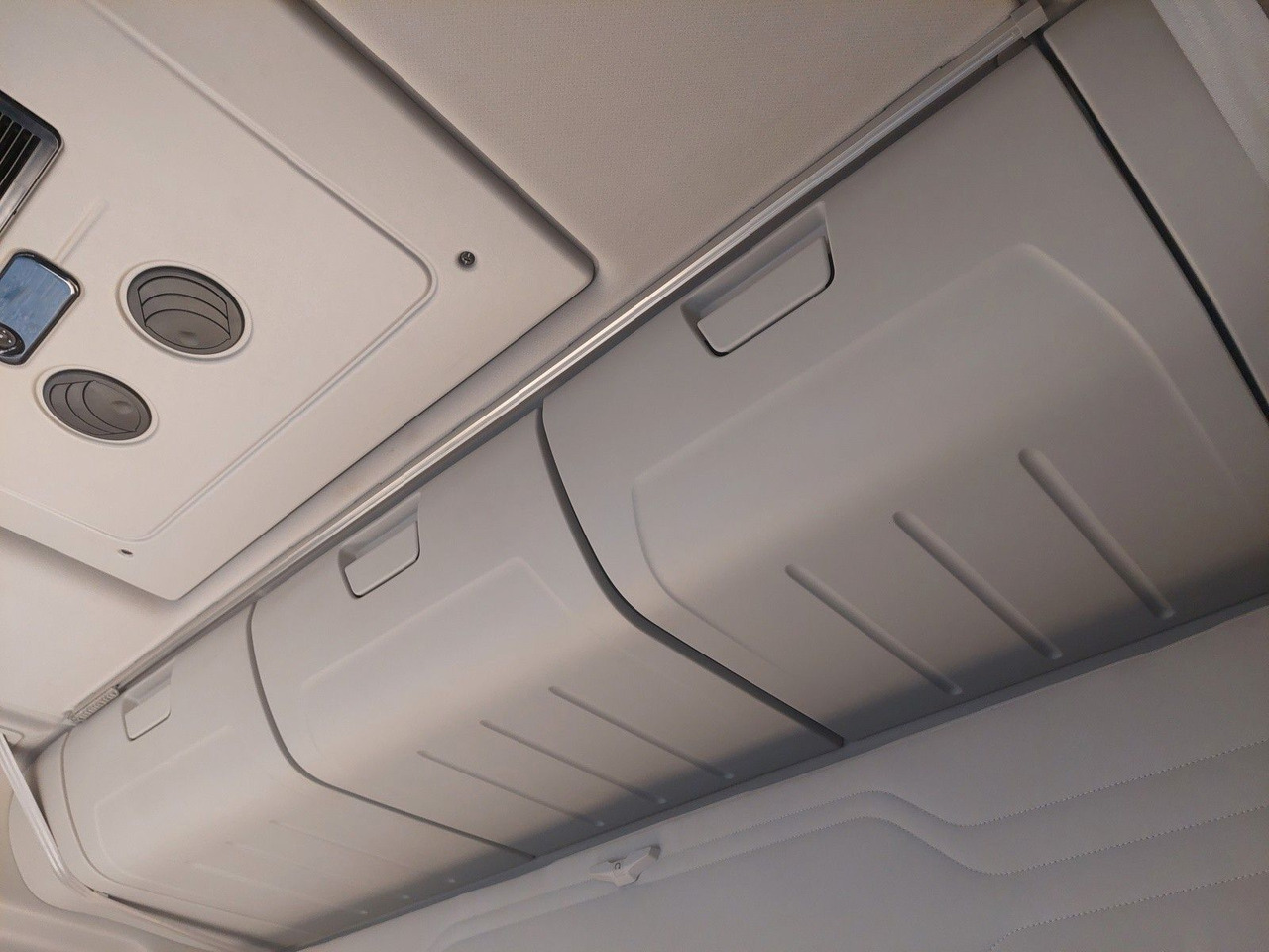 Vlačilec Ford F-Max 1850 LL: slika 28 Vlačilec Ford F-Max 1850 LL: slika 28