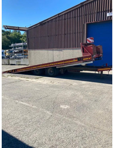 MOL 2 AXLES TIPPING TRAILER WITH RAMPS - Nizko noseča prikolica: slika 1 MOL 2 AXLES TIPPING TRAILER WITH RAMPS - Nizko noseča prikolica: slika 1