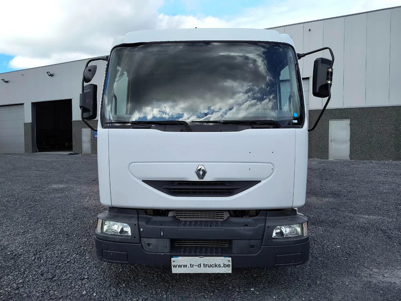 Renault Midlum 220 8000L FUEL / CARBURANT TANK - 3 COMP/ A LAMES - Tovornjak cisterna: slika 2 Renault Midlum 220 8000L FUEL / CARBURANT TANK - 3 COMP/ A LAMES - Tovornjak cisterna: slika 2