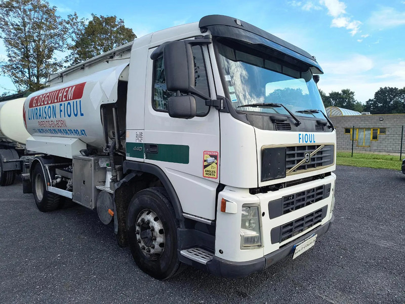 Volvo FM 440 13000L FUEL / CARBURANT - 4 COMP - Tovornjak cisterna: slika 3 Volvo FM 440 13000L FUEL / CARBURANT - 4 COMP - Tovornjak cisterna: slika 3