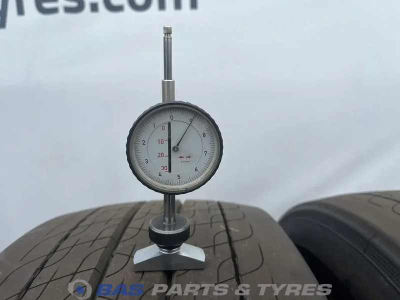 Continental Continental 315/70R22.5 EfficientPro HS5 156/150 M+S 3PMSF gebruikte set - Guma za Tovornjak: slika 3 Continental Continental 315/70R22.5 EfficientPro HS5 156/150 M+S 3PMSF gebruikte set - Guma za Tovornjak: slika 3