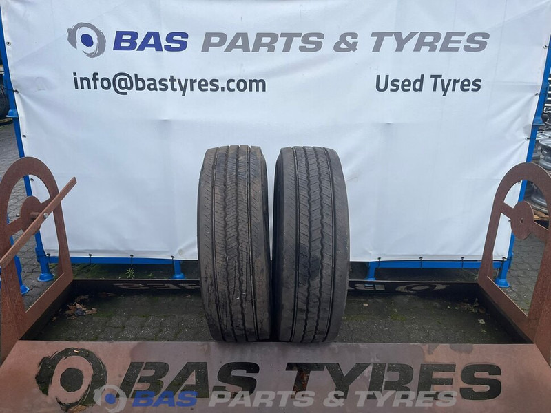 Continental Continental 315/70R22.5 Hybrid HS5 156/150 M+S 3PMSF gebruikte set - Guma za Tovornjak: slika 1 Continental Continental 315/70R22.5 Hybrid HS5 156/150 M+S 3PMSF gebruikte set - Guma za Tovornjak: slika 1