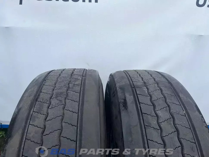 Continental Continental 315/70R22.5 Hybrid HS5 156/150 M+S 3PMSF gebruikte set - Guma za Tovornjak: slika 2 Continental Continental 315/70R22.5 Hybrid HS5 156/150 M+S 3PMSF gebruikte set - Guma za Tovornjak: slika 2