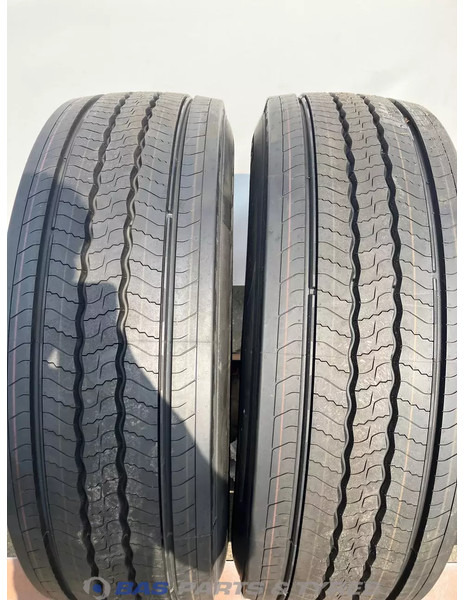 Continental Continental 315/70R22.5 Universeel 154/150 M+S 3PMSF gebruikte set - Guma za Tovornjak: slika 2 Continental Continental 315/70R22.5 Universeel 154/150 M+S 3PMSF gebruikte set - Guma za Tovornjak: slika 2