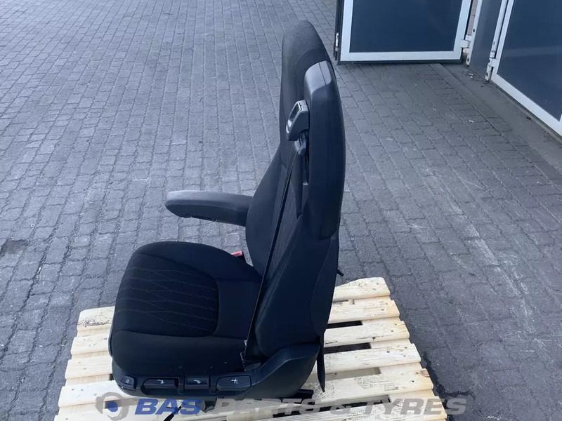 DAF CF Euro 6 - Sedež za Tovornjak: slika 2 DAF CF Euro 6 - Sedež za Tovornjak: slika 2