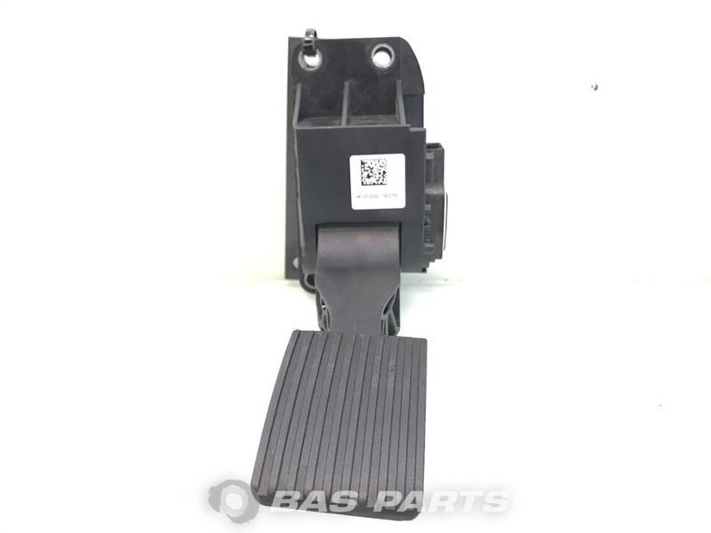 Mercedes-Benz Gaspedaal Mercedes A 960 300 00 0464 - Pedal za Tovornjak: slika 2 Mercedes-Benz Gaspedaal Mercedes A 960 300 00 0464 - Pedal za Tovornjak: slika 2