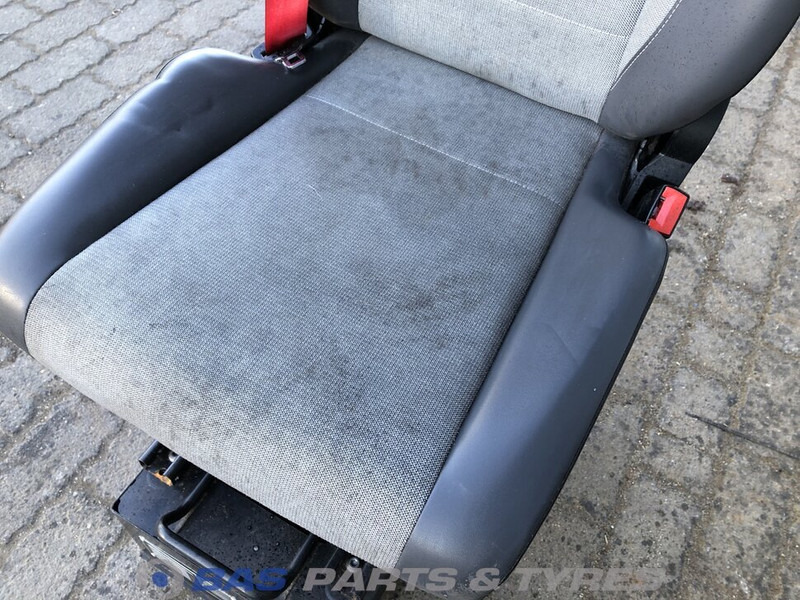 Renault T-Serie Bijrijdersstoel Renault 7482269090 - Sedež za Tovornjak: slika 5 Renault T-Serie Bijrijdersstoel Renault 7482269090 - Sedež za Tovornjak: slika 5